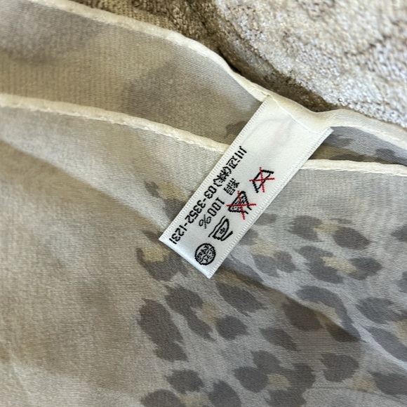 EUC YSL Yves Saint Laurent Sheer animal print cream and grey scarf shawl - Picture 7 of 12